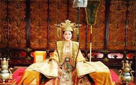 武则天竟然不是首个当女皇帝的人，前面还有一个就差没有登基了。