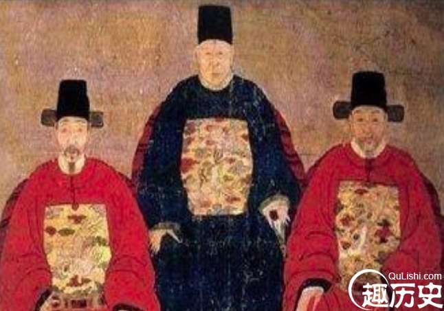 此人因为穿了一件鲜艳的衣服，便被皇帝罢免