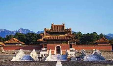 刚挖两米的雍正陵寝，为什么专家大惊失色，不再往下挖了？