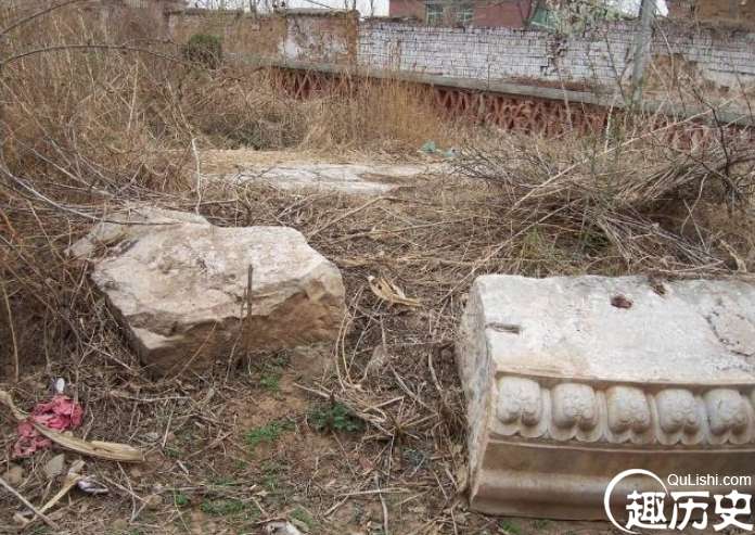 堂堂一位大清王爷，死后坟墓多次遭盗，如今现状却惨不忍睹