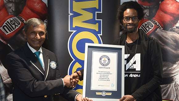 职业玩家Ryan Hart创造街头霸王5游戏世界纪录