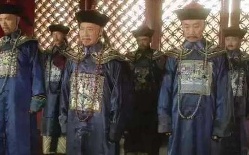 清朝官员为什么都饿着肚子上朝？