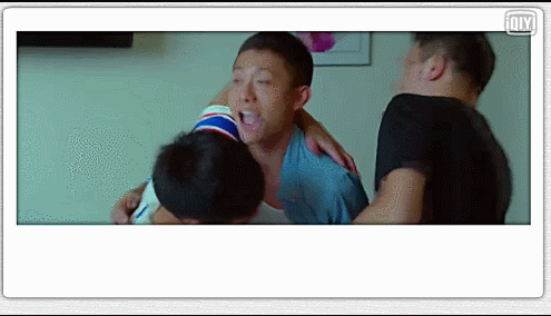 小眼神一撇,嘴一歪,这种骨子里就是街头小痞子的演绎看的你特想打他