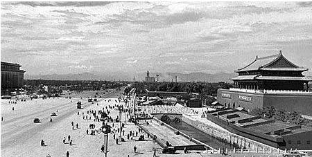 老照片:50年代北京天安门广场改造前的旧照片