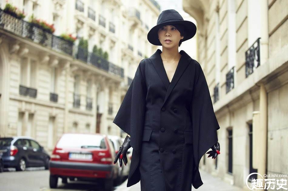 许茹芸巴黎时尚街拍 百变造型显天后气质