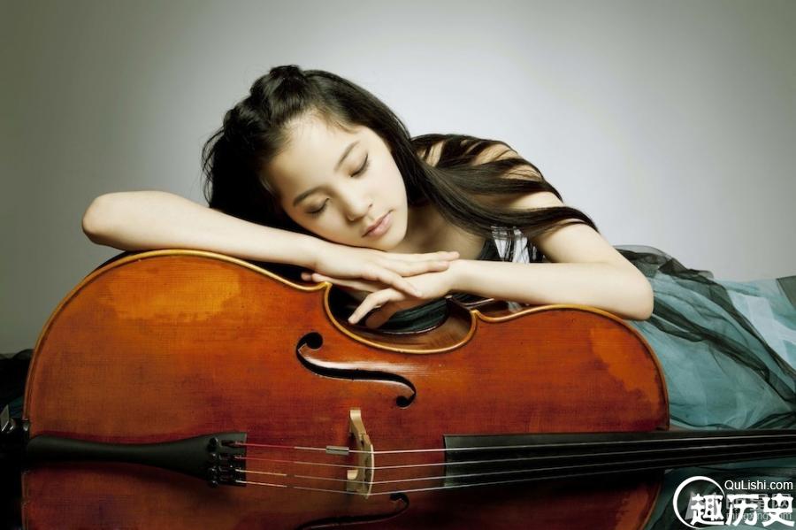 欧阳娜娜大提琴写真优雅甜美