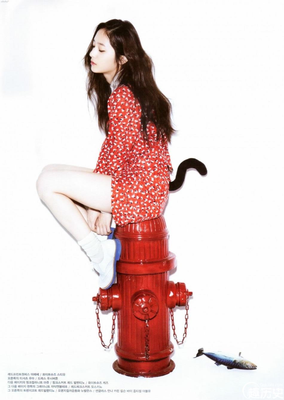f(x)成员Krystal魅力写真 化身猫女郎