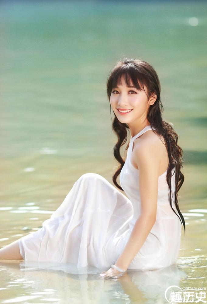 徐申东夏季唯美写真 白色长裙优雅迷人