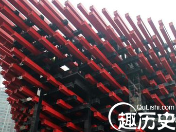 重庆一建筑外形奇特被网友戏称“筷子楼”