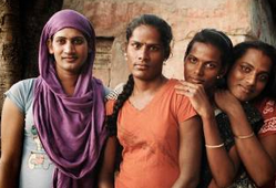 摄影师镜头下的印度变性群体：揭秘印度变性手术