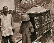 （老照片）百年前的中国：结婚时竟用筐当盖头！