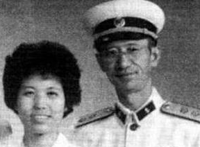 中将周希汉有几个老婆？竟和妻子周璇结两次婚？