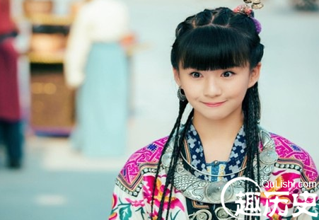 2015年7月10日小彩旗与古力娜扎,郑元畅等出演古装玄幻电视剧《云之