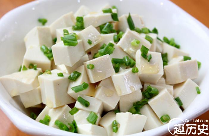古人吃小葱拌豆腐 为何就能表示为人“一清二白”？