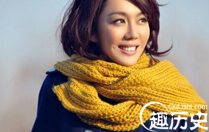 姜妍短发迷人可爱 晒与闺蜜自黑逗比合照