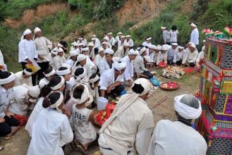 维吾尔族的葬礼是什么形式的？维吾尔族葬礼