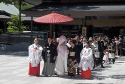 日本和尚幸福度高 女性争相嫁入寺庙