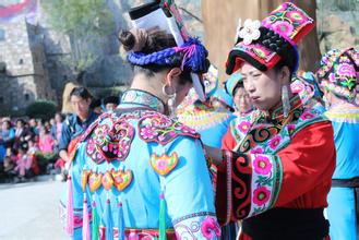 羌族服饰有着怎样的文化和特点