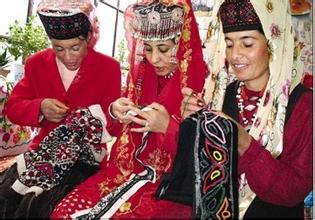 塔吉克族服饰 塔吉克族妇女的“库勒塔”