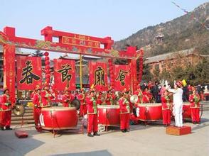 这是汉族民间最隆重,最热闹的一个传统节日.