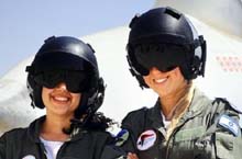 世界各国女兵：中国女兵很英武 以色列女兵最迷人