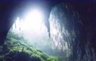 印尼爪哇谷洞：会吃人的死亡地带