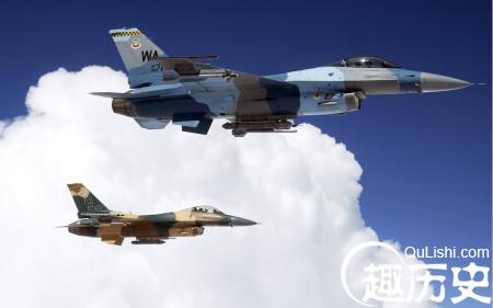 f16-fighter-jets-clouds_meitu_48.jpg