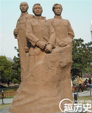 武昌起义雕像