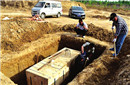 内黄县岸上村发现18个古墓 初步断定为商代贵族墓