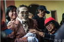 印尼奇特风俗“僵尸节”：亲人尸体挖出过节