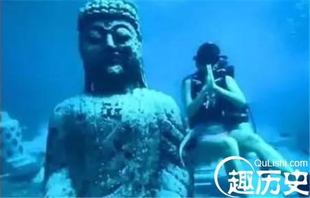 印尼海底惊现千年佛寺