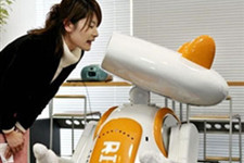 日本制成可与人对话机器人