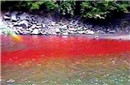 未解之谜：四川的血色湖水究竟是怎么回事?