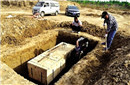 河南发现疑似商代墓葬群 至今最完整棺椁