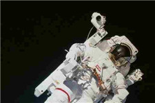 人类第一次太空行走实验