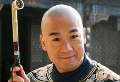 为什么说纪晓岚并没有资格与和珅斗法