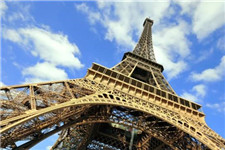 法国巴黎埃菲尔铁塔落成