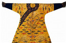 古代制作一件皇帝龙袍需要多少钱？