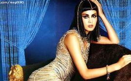 揭秘埃及艳后之死：竟让侍女用毒蛇咬死自己?