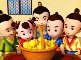 小时候就主动让梨的孔融是死于不孝之罪吗?