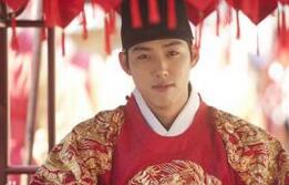 朝鲜成宗李娎是一个软弱但却十分孝顺的人吗?