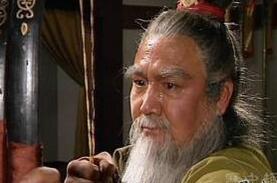 孙吴名将黄盖发起火烧赤壁是在几更天?