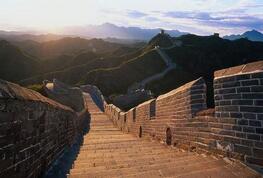 秦始皇攻打匈奴胜利在望为何放弃进攻却修长城