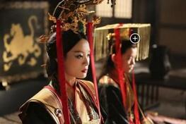 她有老公有儿子包养情夫却被称作史上最伟大太后