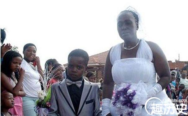 8岁男童迎娶61岁老妇