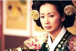 朝鲜王族仁宗李峼和文定王后是什么关系