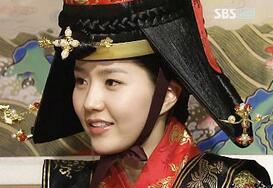 朝鲜王室中人贞显王后和李怿之间是什么关系