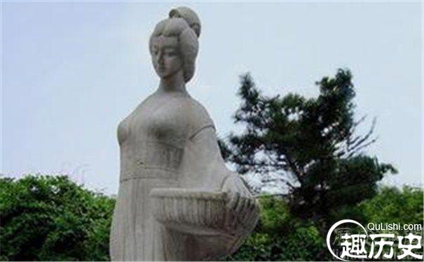 罗敷女雕像