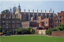 英国的贵族学校伊顿公学建校