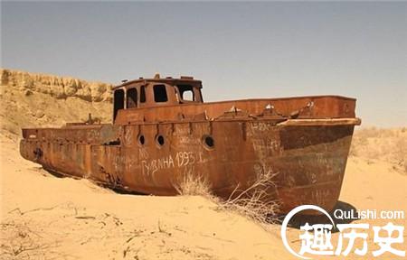 沙漠中存在50载的幽灵船